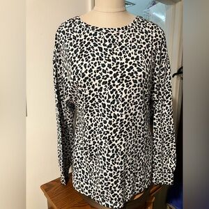 NWOT Isaac Mizrahi Live XS Chic Leopard Print Long Sleeve Top.